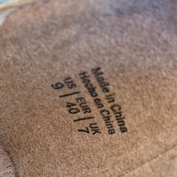 ✨NWT✨ Call it spring suede gladiator heeled sandals - Picture 5 of 5